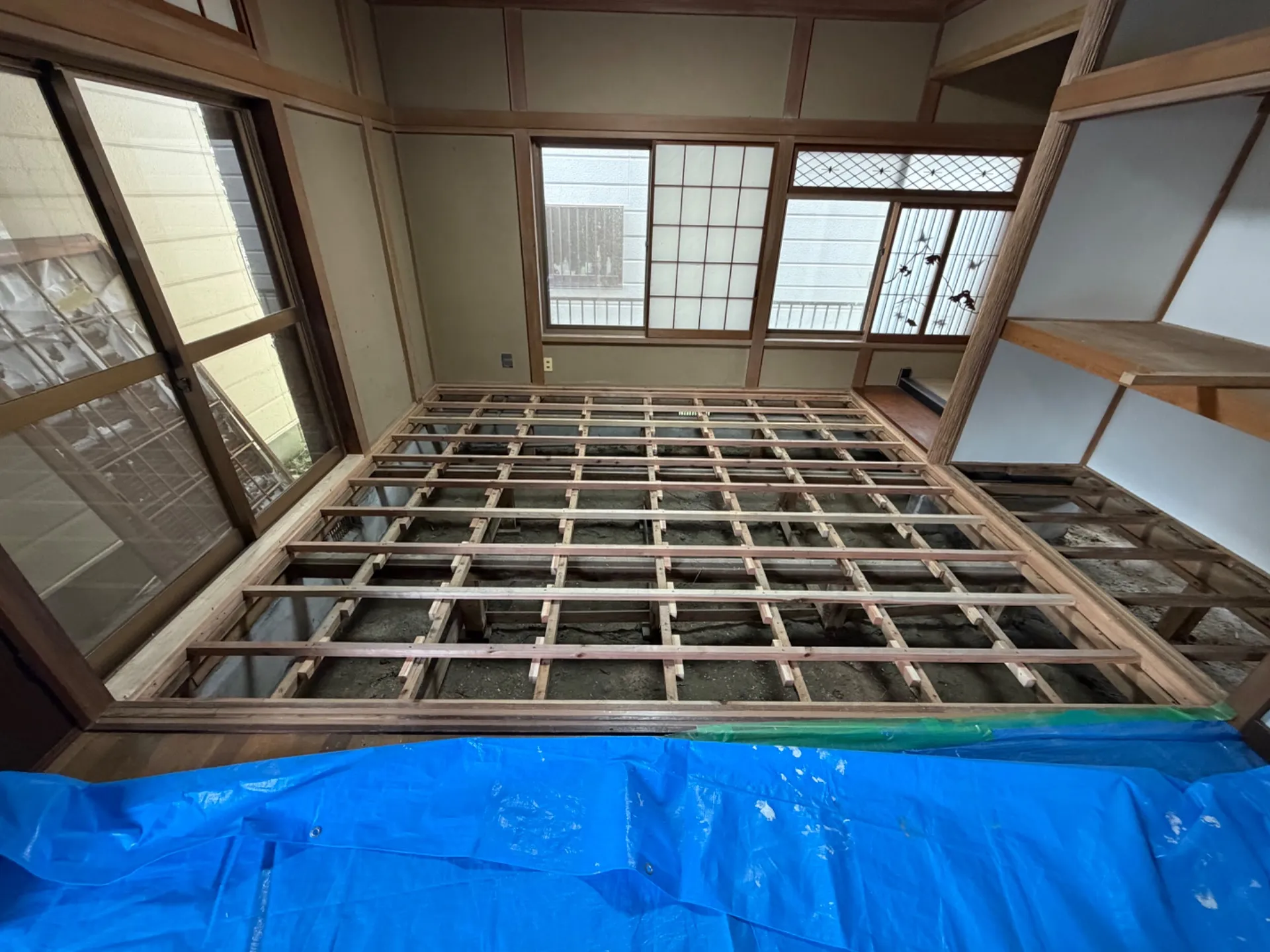 施工中